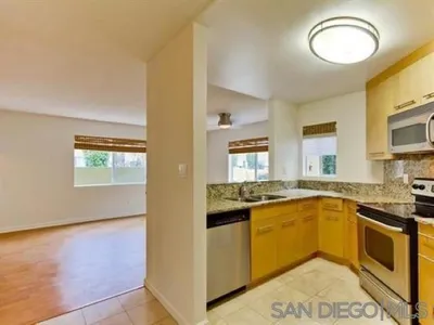 7425 Charmant Drive 2805