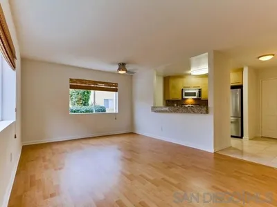 7425 Charmant Drive 2805 photo 2