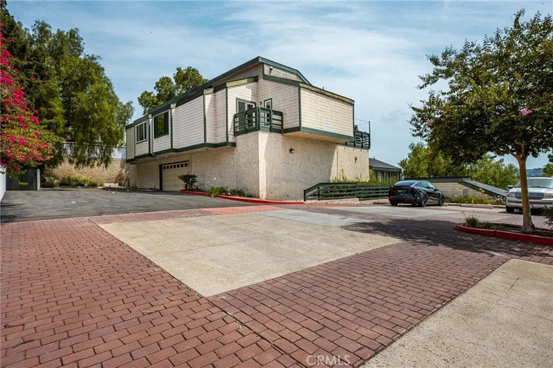 Photo 2 of 2041 Orchard Drive 17