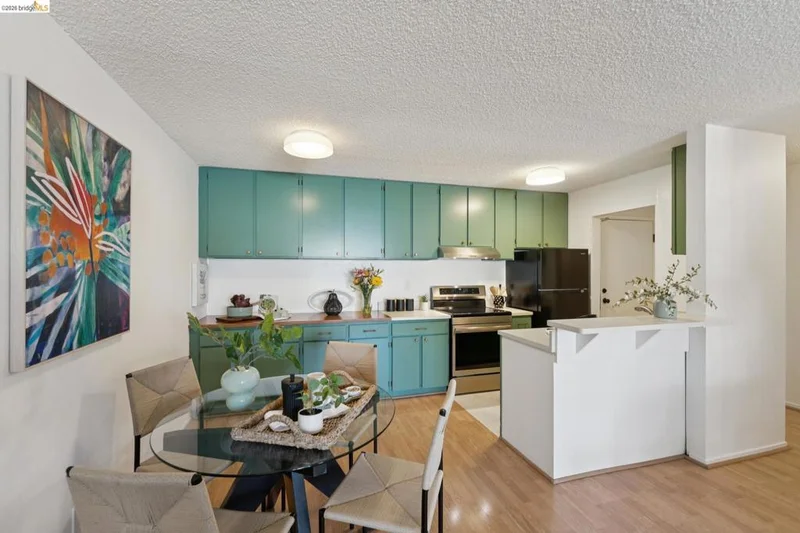 Photo 2 of 85 Vernon St 312