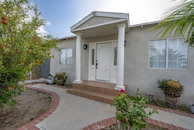 6506 Teesdale Avenue photo 2