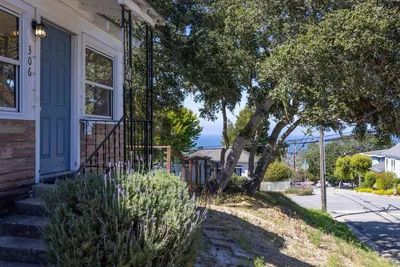 306 9th Street