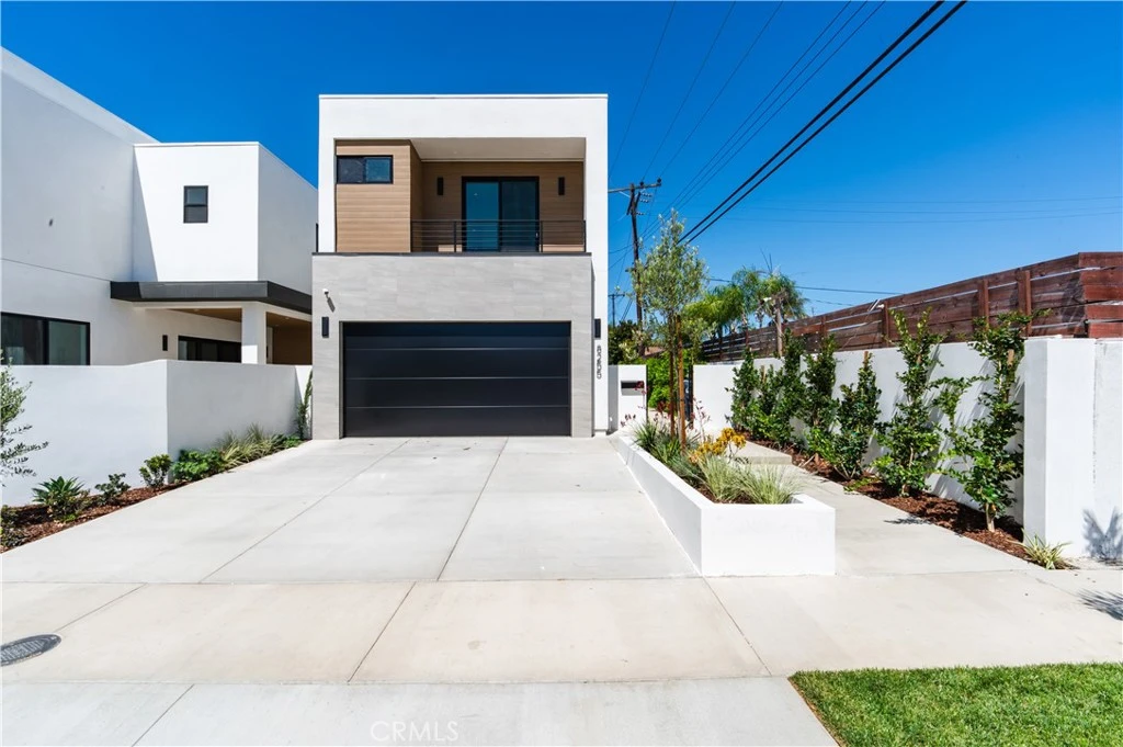 Interior 4