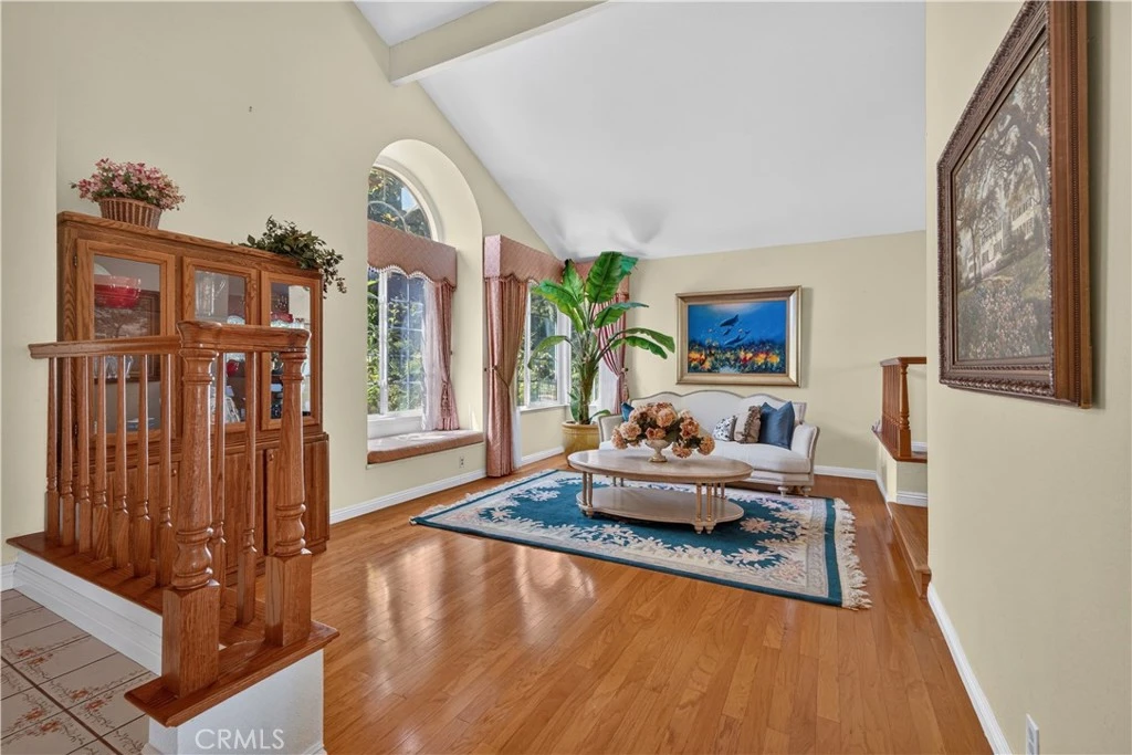 Interior 4
