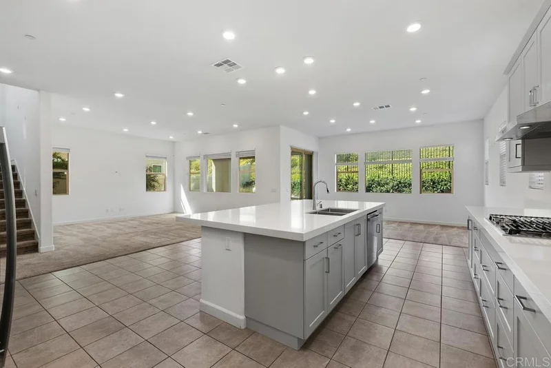 702 Westbrook Loop