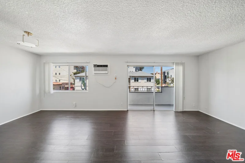 105 S Orlando Avenue 201 photo 2