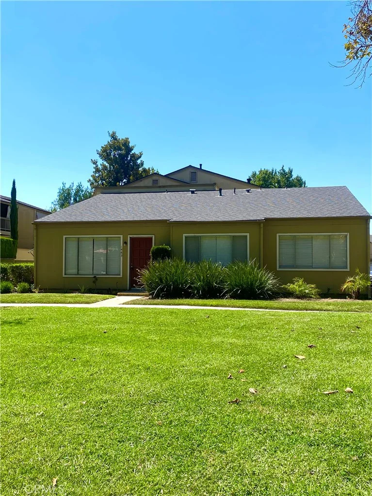 1463 W Cypress photo 2