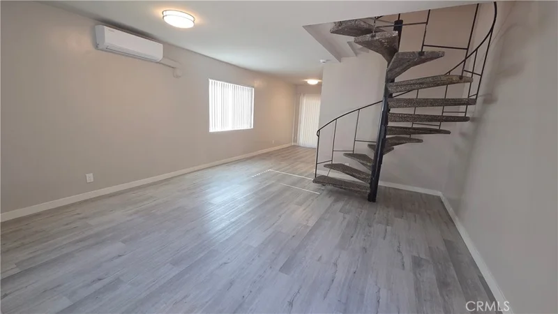 1240 S N San Gabriel Avenue 1260-07 photo 2