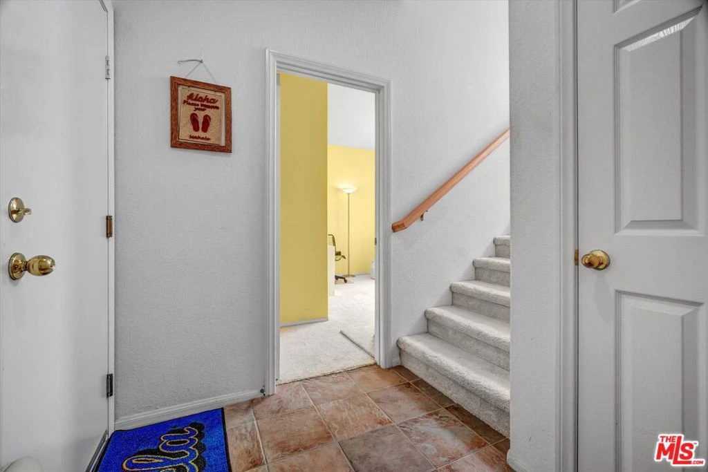 Interior 4