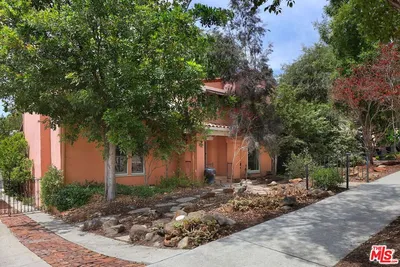 1229 Geneva Street photo 2