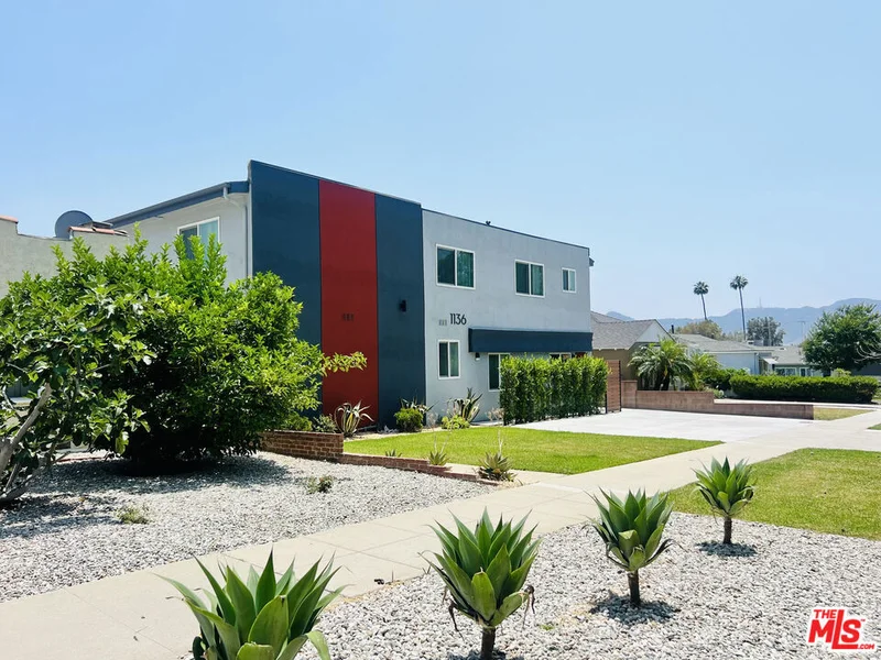 1136 SPAZIER Avenue 6