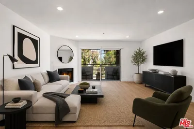 16100 W Sunset Boulevard 201