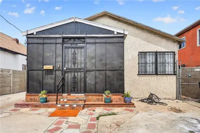 1523 E Vernon