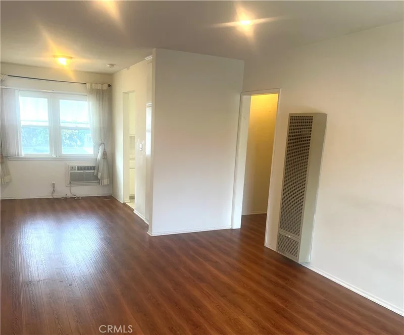 2 E Newman Avenue 4 photo 2