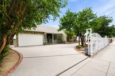 11840 Gilmore