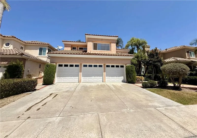 27461 Glenwood Drive