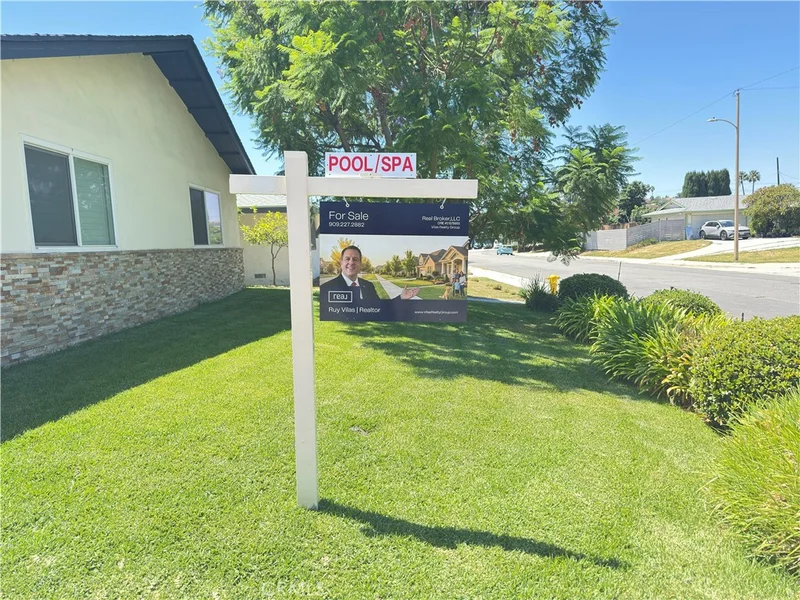 Photo 2 of 20944 Delphine Drive