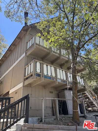 1327 Evergreen Lane