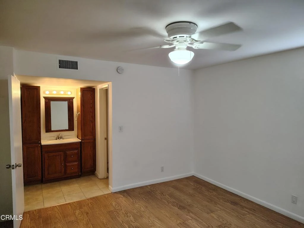 Interior 4