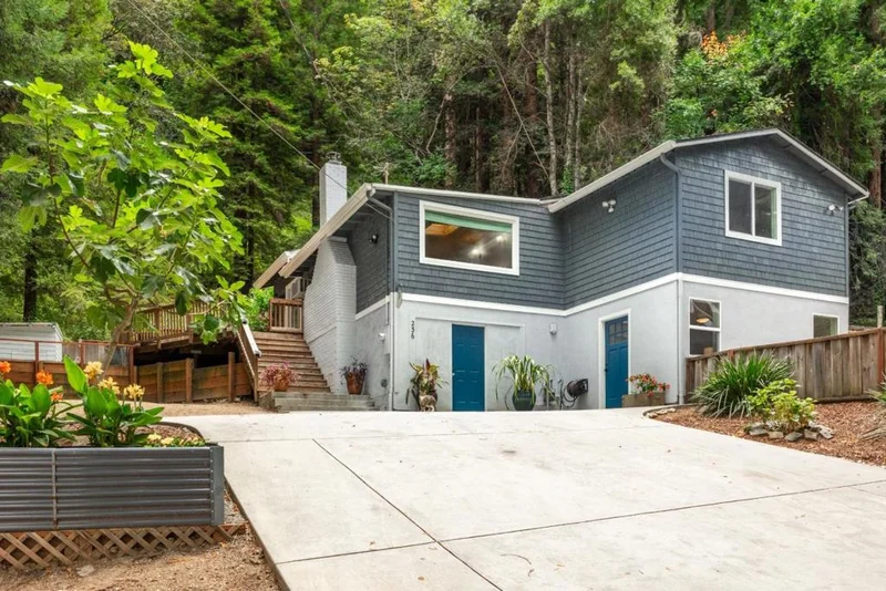 Photo 2 of 236 Caledonium Avenue