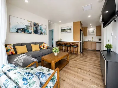 559 E Juanita B