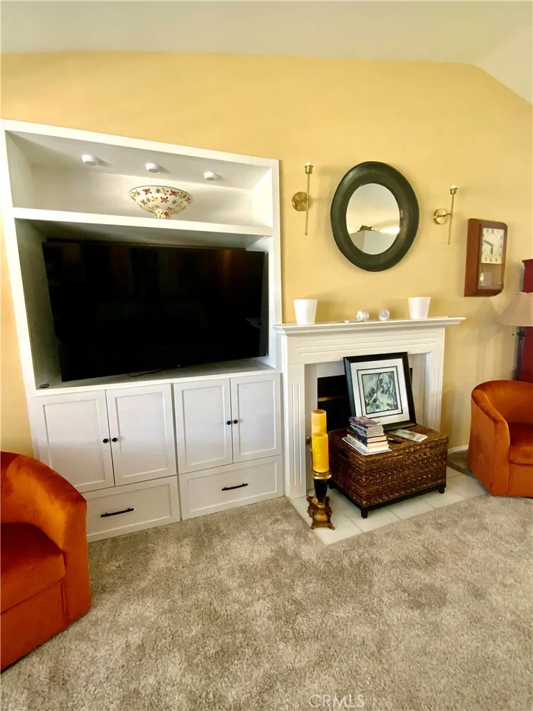 Interior 4