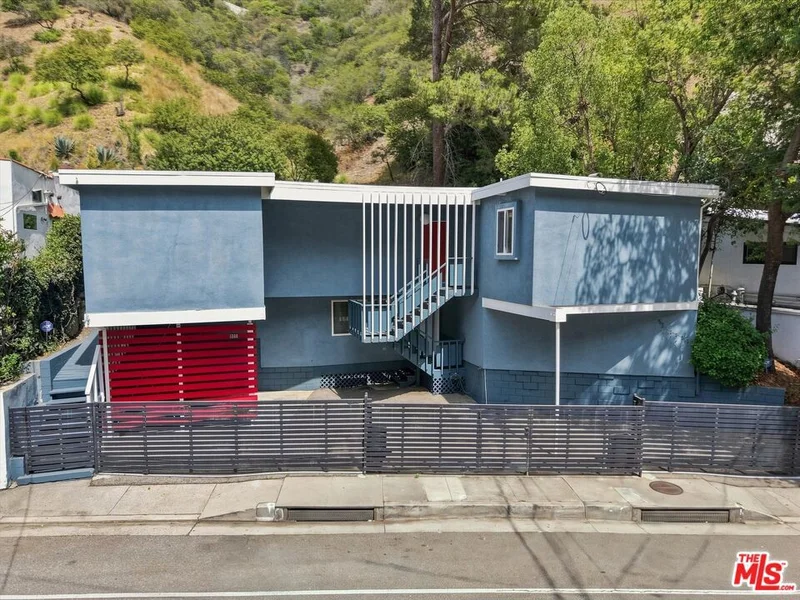 Photo 2 of 1308 N Beverly Glen Boulevard