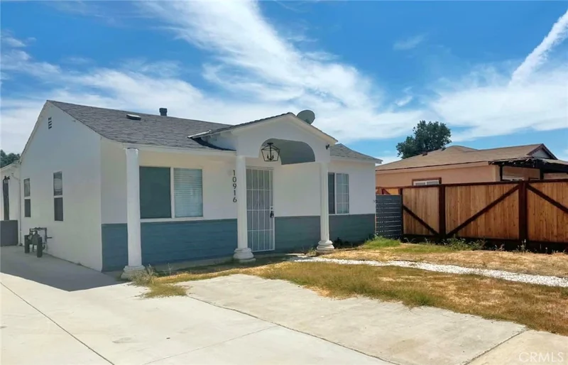 10916 Laurel Avenue photo 2