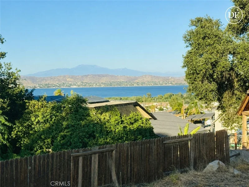 Photo 2 of 33384 Westlong