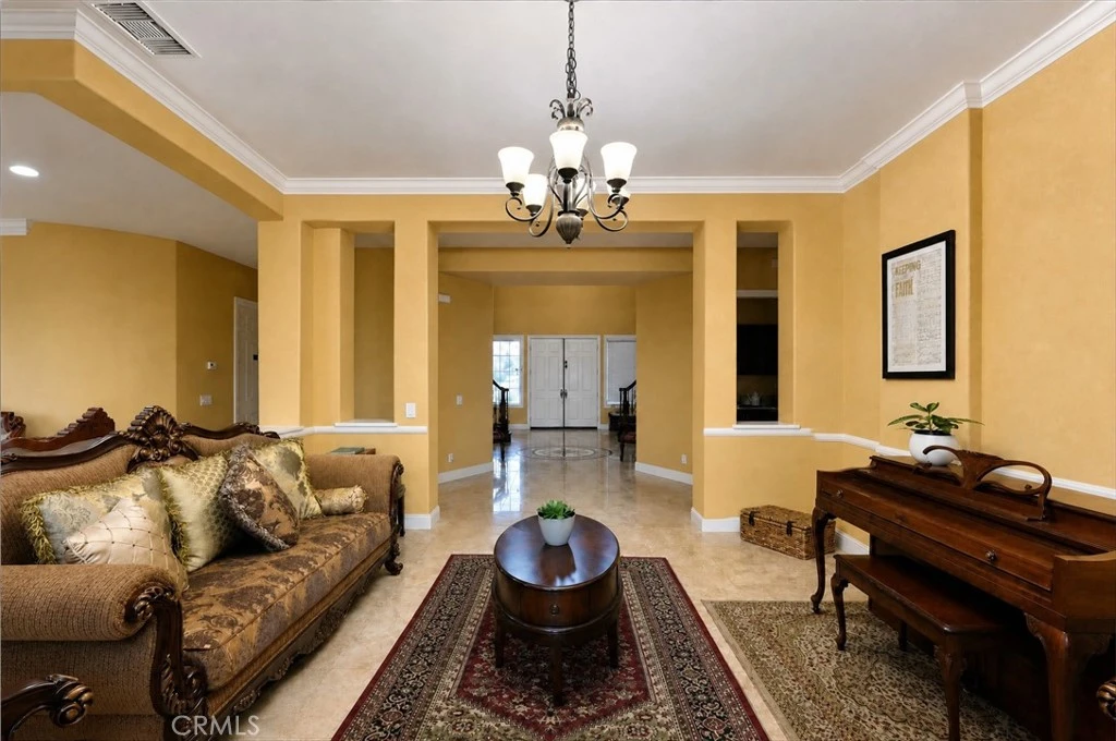 Interior 4