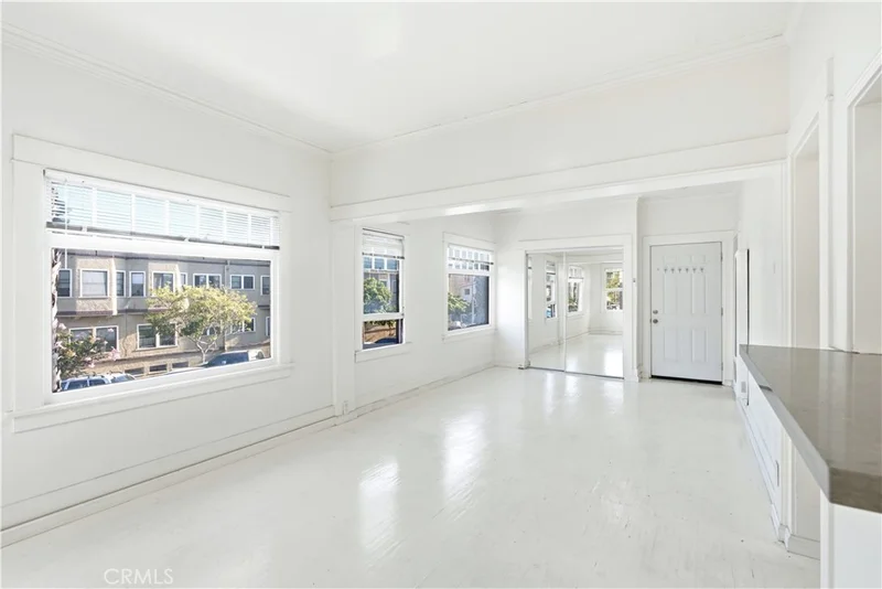 333 W 4th Street 13 photo 2