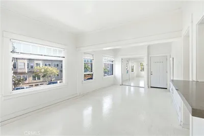 333 W 4th Street 13 photo 2