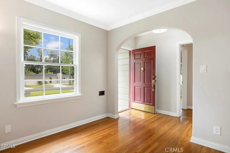 2963 Sheffield photo 2