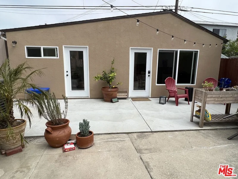 12512 RUBENS Avenue