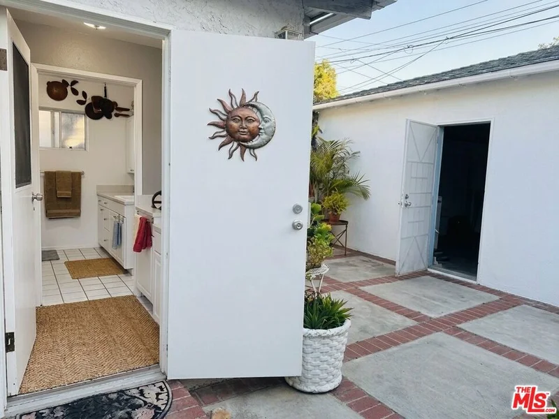 2926 Glenn Avenue GuestHouse photo 2