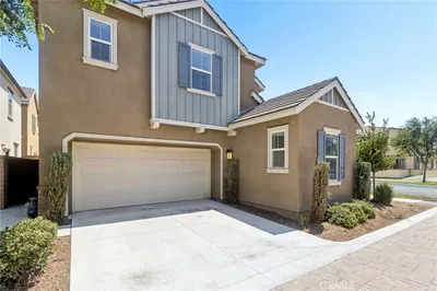 2811 E Kendall photo 2