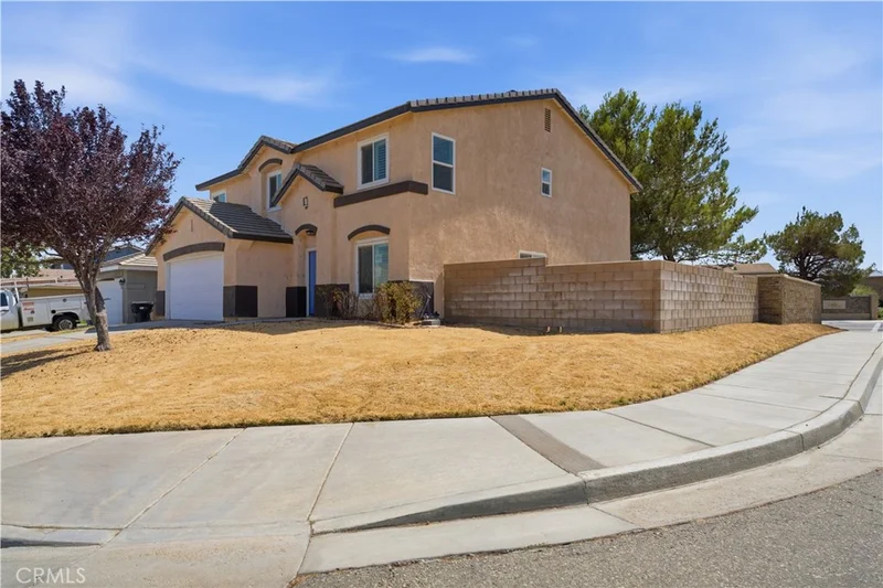 Photo 2 of 3756 Bottlebrush Street
