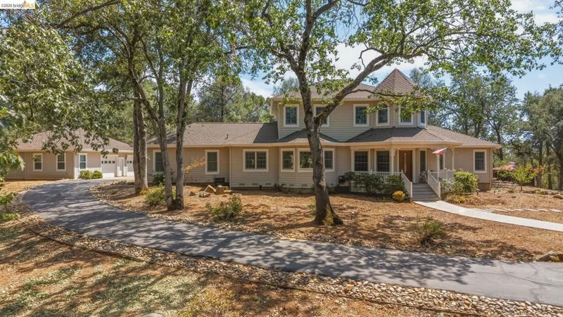 16161 Parkridge photo 2