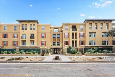 128 N Oak Knoll 206, Pasadena, CA 91101