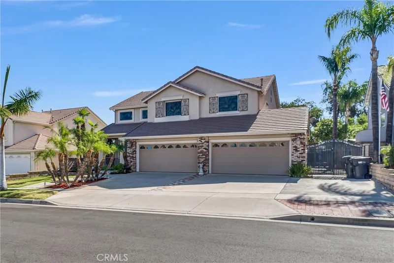 2611 Dakin Drive photo 2