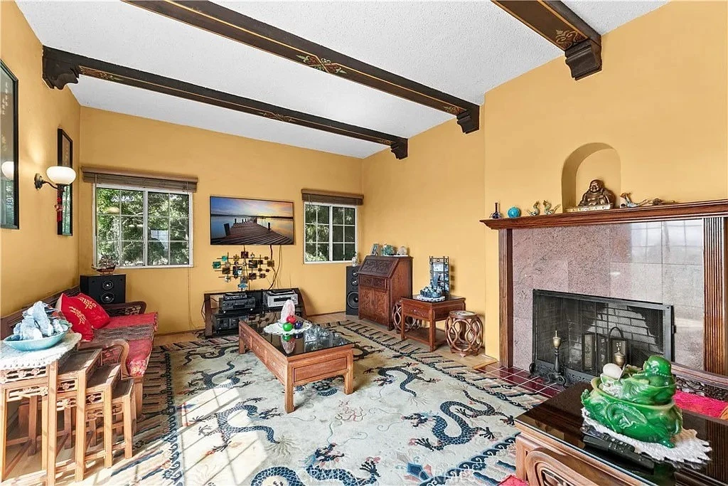 Interior 2