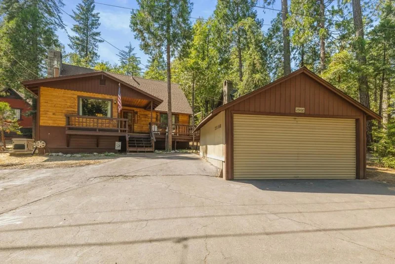 Photo 2 of 23100 Tuolumne Drive