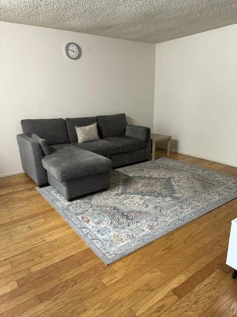 Interior 4