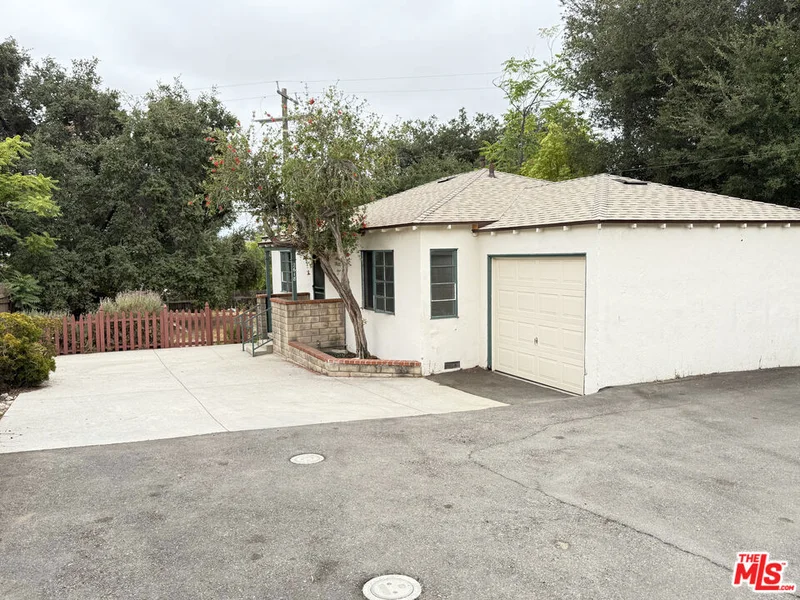 2618 Prospect Avenue photo 2