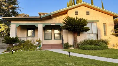 1122 N Isabel Street