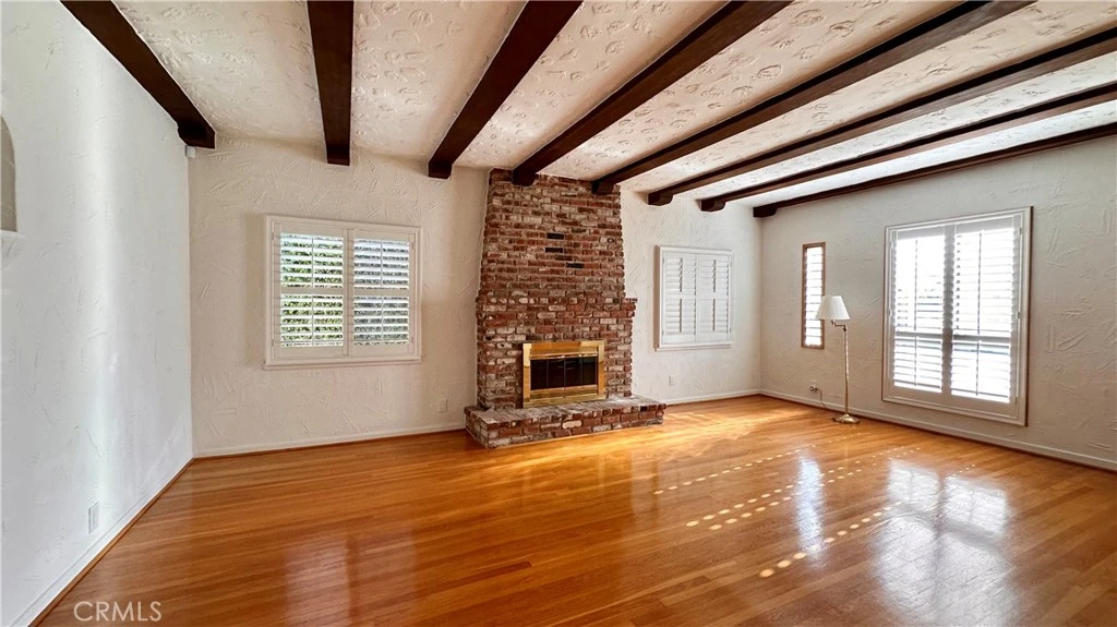 Interior 4