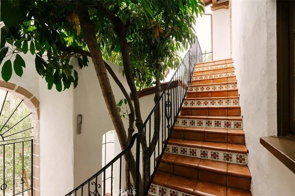Interior 2