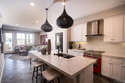 1109 Hibiscus Way