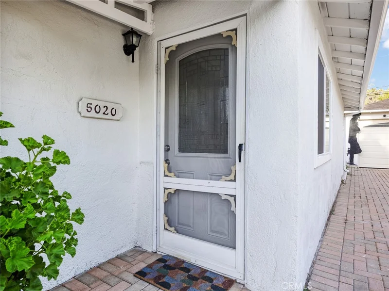 5020 Topanga Canyon Boulevard