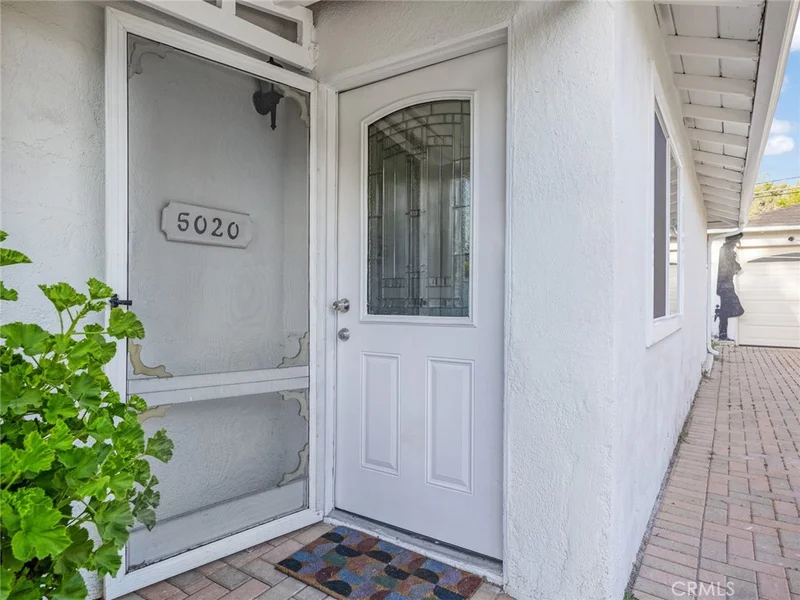 5020 Topanga Canyon Boulevard photo 2